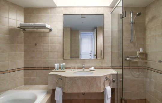 크기변환_PREMIER TOWER - BATHROOM.jpg