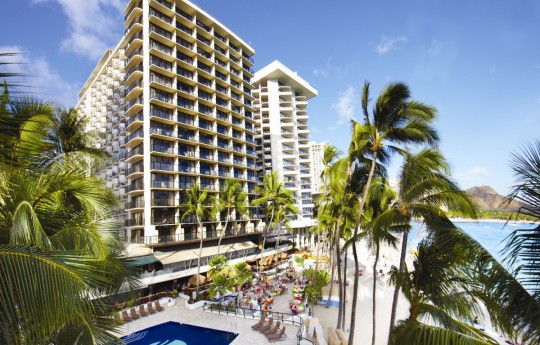 꾸미기_OUT_Waikiki_Exterior_Beachfront_2.jpg